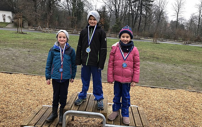 _bwbochum/medien/Schwimmen/Schwimmen_Fotos-2019/Fotos_Bottrop_Januar_2019_Lucie-Carla-Ella_30.jpg