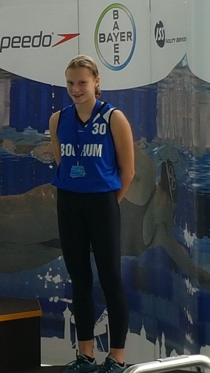 _bwbochum/medien/Schwimmen/Schwimmen_Fotos-2019/NRW-KuBa-2019_100F-Lilly-Siegerehrung.jpg