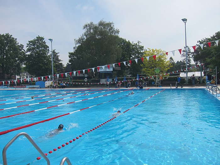 _bwbochum/medien/Schwimmen/Schwimmen_Fotos-2019/SuS_Cup_2019_Freibad.jpg