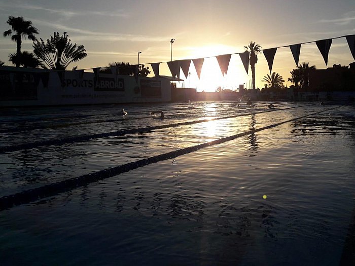 _bwbochum/medien/Schwimmen/Schwimmen_Fotos-2019/TL_2019_DMS_Becken_Abendstimmung.jpg