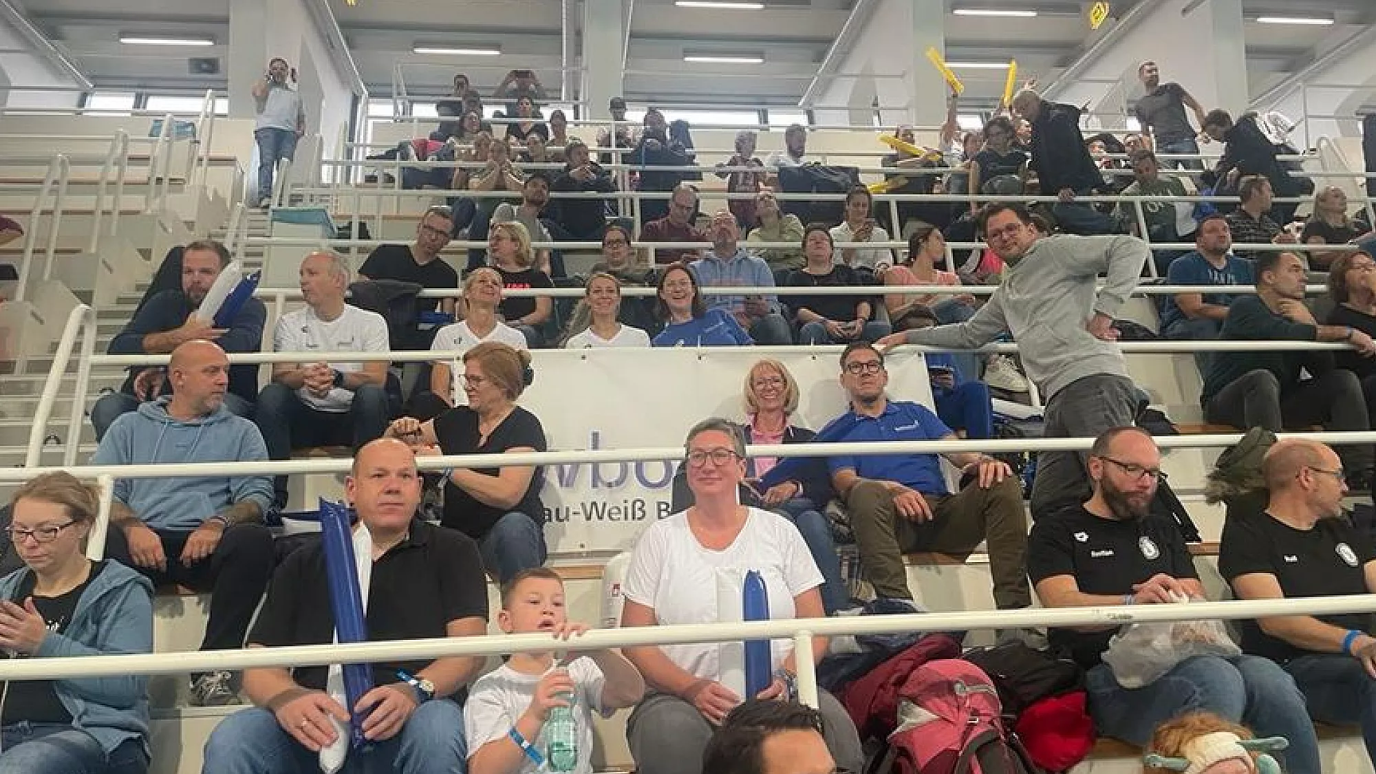 _bwbochum/medien/Schwimmen/Schwimmen_Fotos-2023/KidsCup23-NRW-Finale_Fans.webp